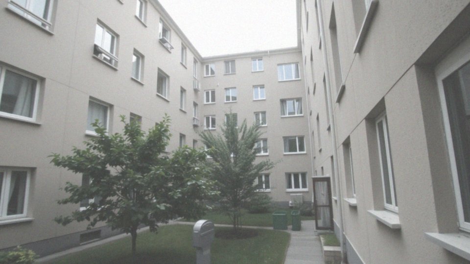 Jakie prawa i obowiązki ma osoba przebywająca w nieruchomości?