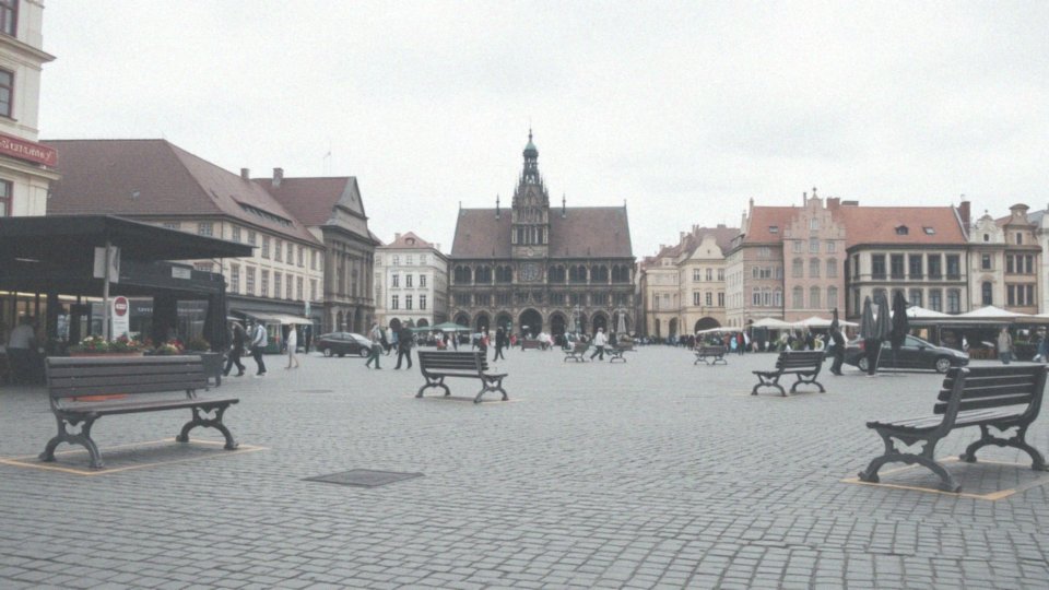 Jakie są kluczowe cechy demokracji w Polsce?